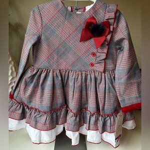 Very nice dress perfect for Christmas for 3years old